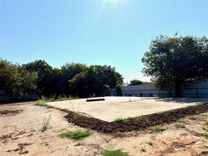 614 N Crockett Street - Photo 5