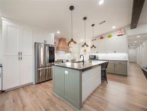 614 W 3rd Street - Photo 11