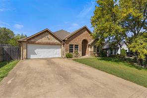 490 Lynne Drive - Photo 2