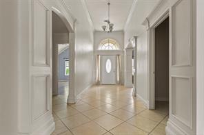 490 Lynne Drive - Photo 3