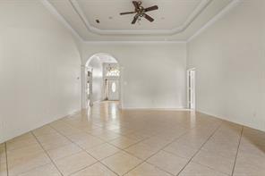 490 Lynne Drive - Photo 4