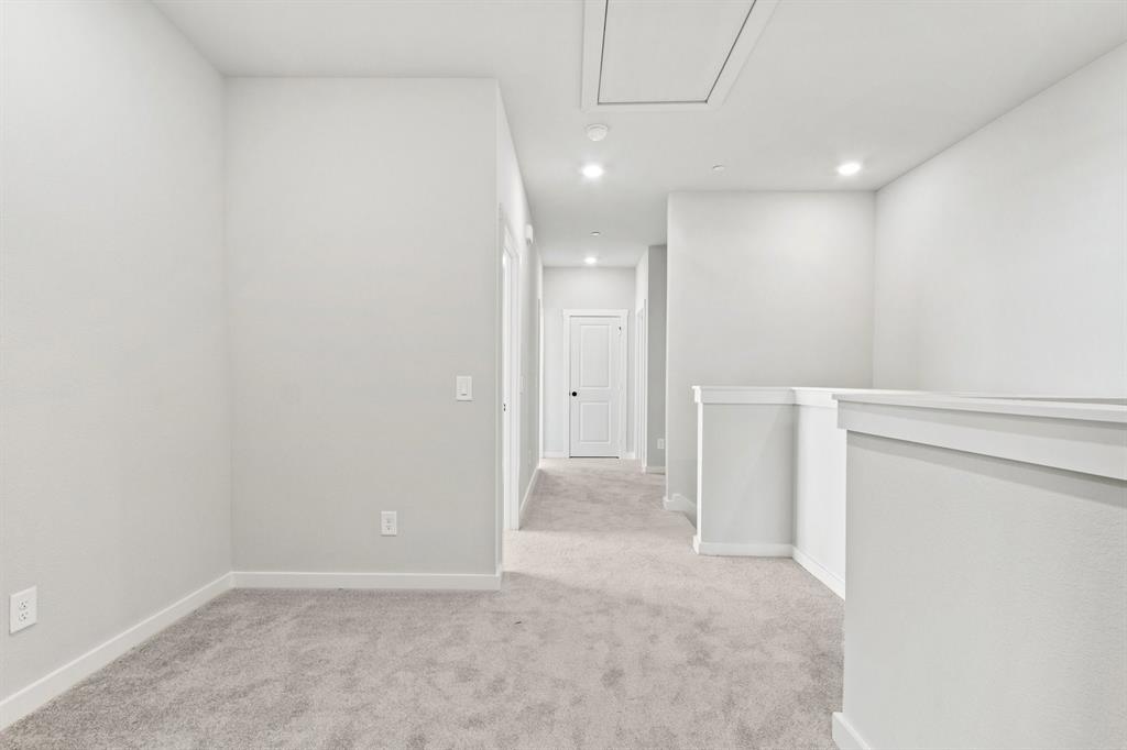 2020 NE Aldrich Mews - Photo 18