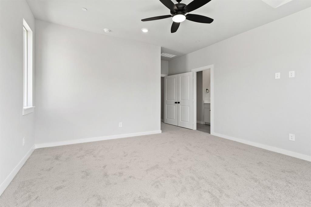 2020 NE Aldrich Mews - Photo 21