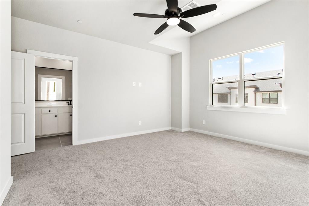 2020 NE Aldrich Mews - Photo 22