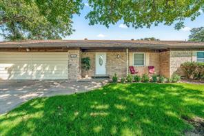 1003 Royal Lane - Photo 2