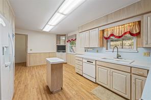 1003 Royal Lane - Photo 7