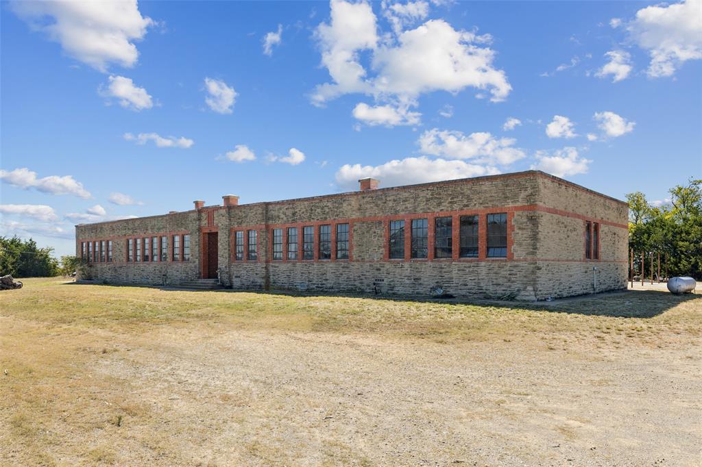 2591 Fm 1204 - Photo 1