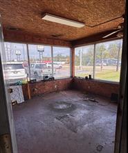 1865 N MAIN - Photo 2