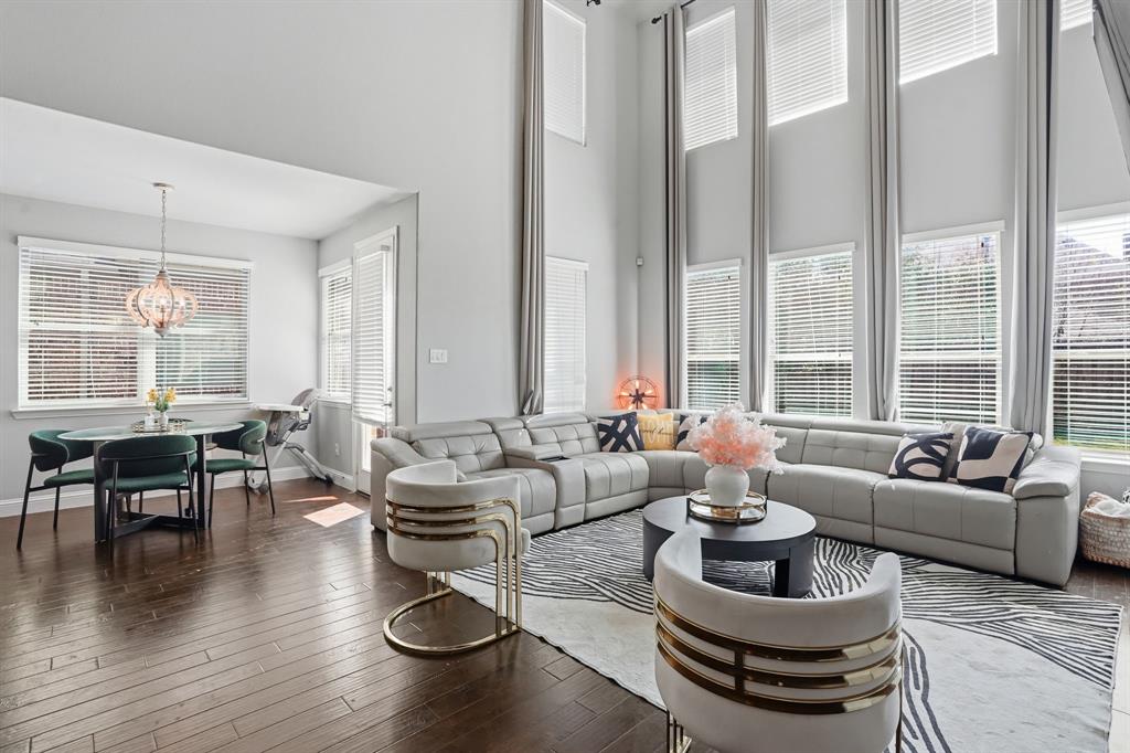 3720 Winchester - Photo 1