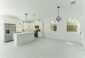 206 Ross Street W - Photo 4