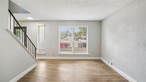 8036 Woodhue Circle - Photo 9