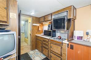 3995 FM 1176 - Photo 30