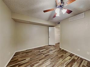 9811 Walnut Street - Photo 13