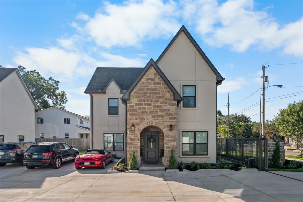 2700 S 2nd - Photo 1