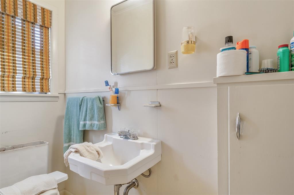 1858 S Dickinson Drive - Photo 28
