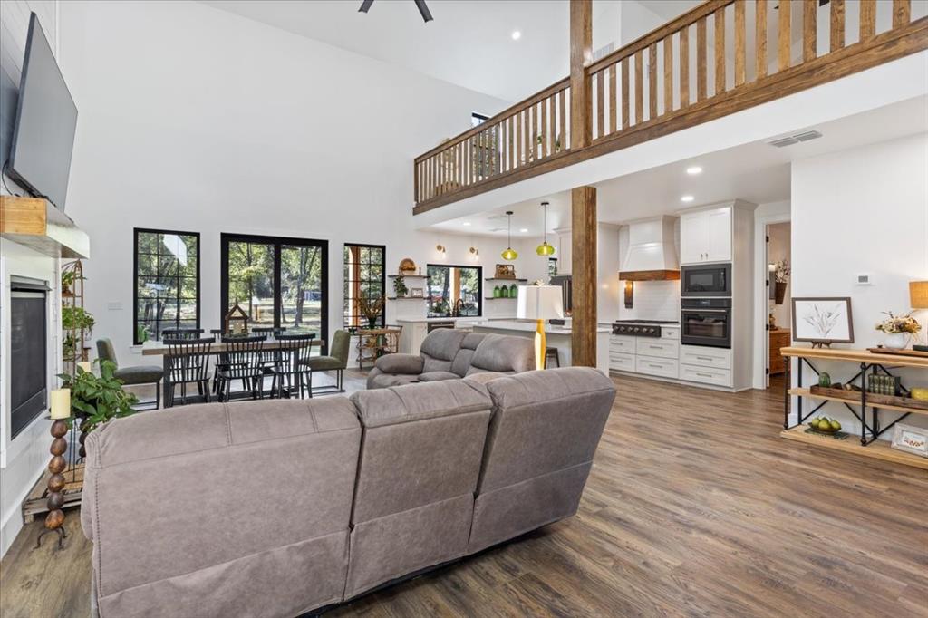 647 County Road 3318 - Photo 7