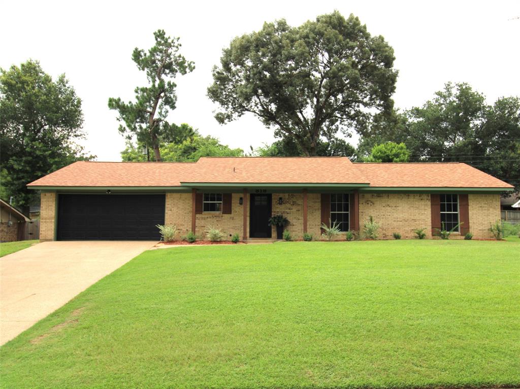 818 E Clinton - Photo 1