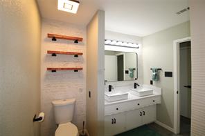 818 E Clinton - Photo 14