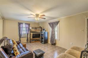 2101 Pine Avenue - Photo 2