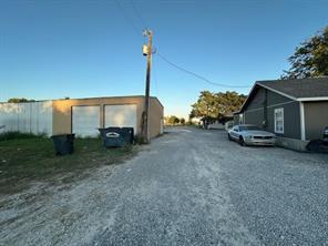 2493 LIVE OAK - Photo 2