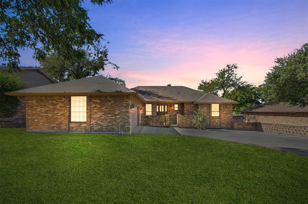 205 Yacht Club Drive - Photo 1