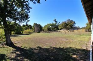 710 E Burleson Avenue - Photo 9