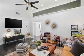 2824 Ryan Avenue - Photo 3