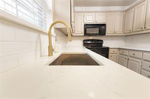 8518 Bridgewater Drive - Photo 18