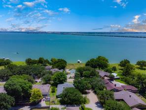 8518 Bridgewater Drive - Photo 2