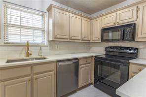 8518 Bridgewater Drive - Photo 5