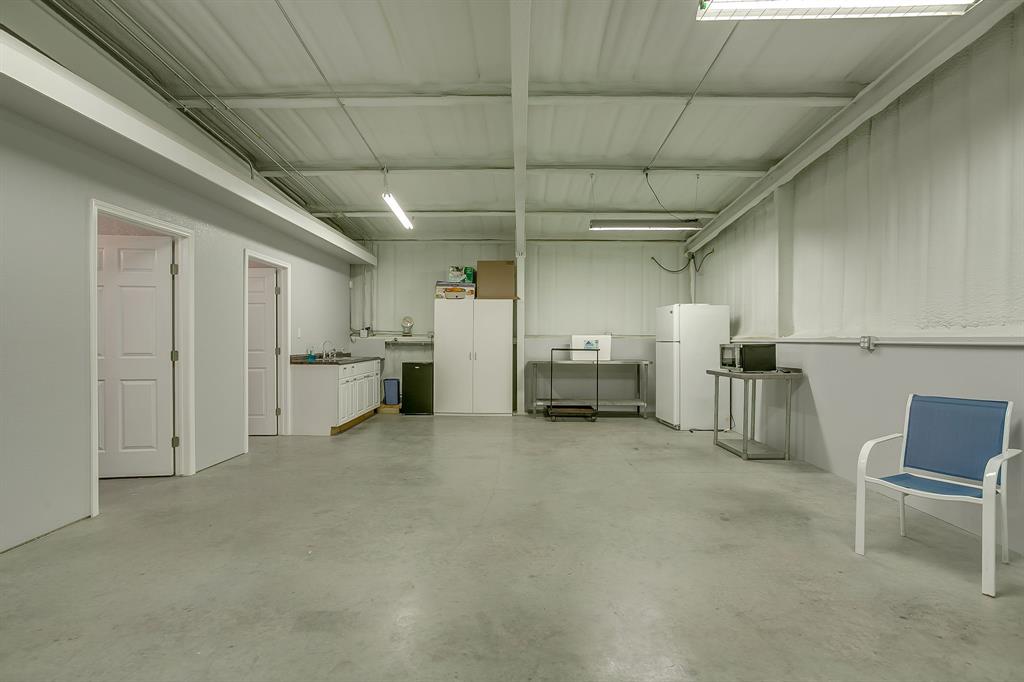 13300 Cleburne Highway - Photo 20