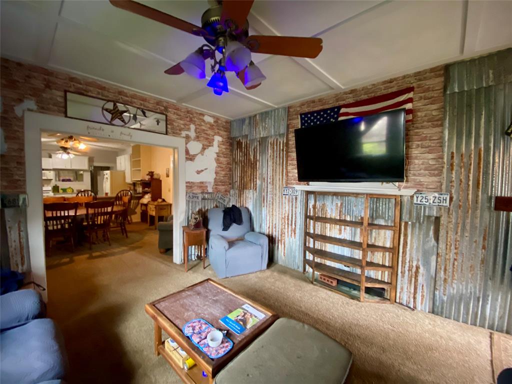 407 E Main Street - Photo 3
