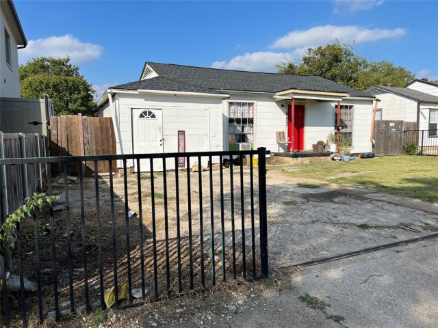 4423 Hopkins Avenue