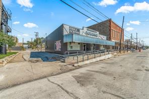 120 E Blackjack Street - Photo 3