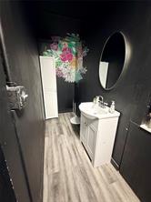1012 Halsell Street - Photo 8