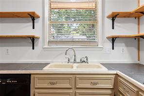 406 Chumney Drive - Photo 5
