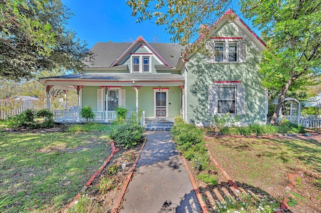 515 Hackberry Street - Photo 1