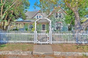 515 Hackberry Street - Photo 2