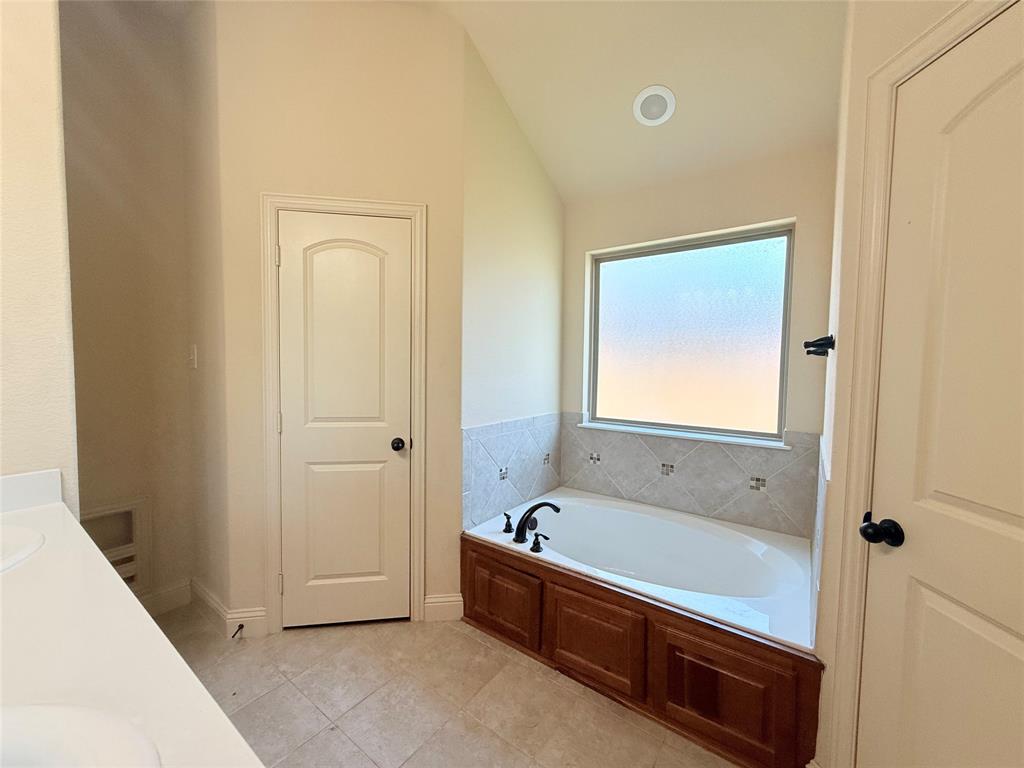 2106 Danibelle Drive - Photo 10