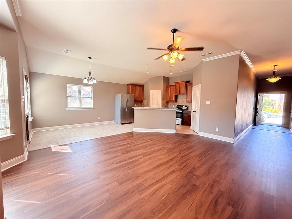 2106 Danibelle Drive - Photo 3