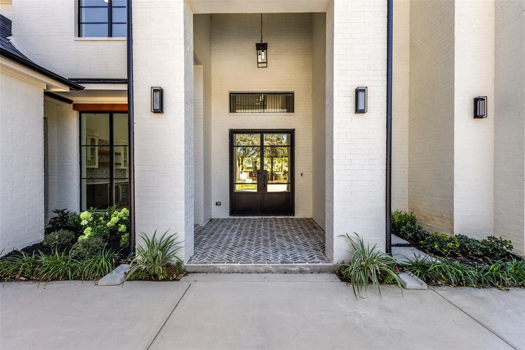 3842 Eaton Drive - Photo 2