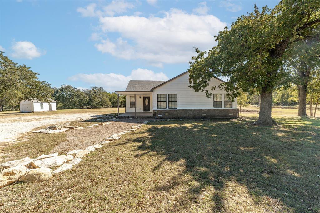 688 Private Road 1152 - Photo 2