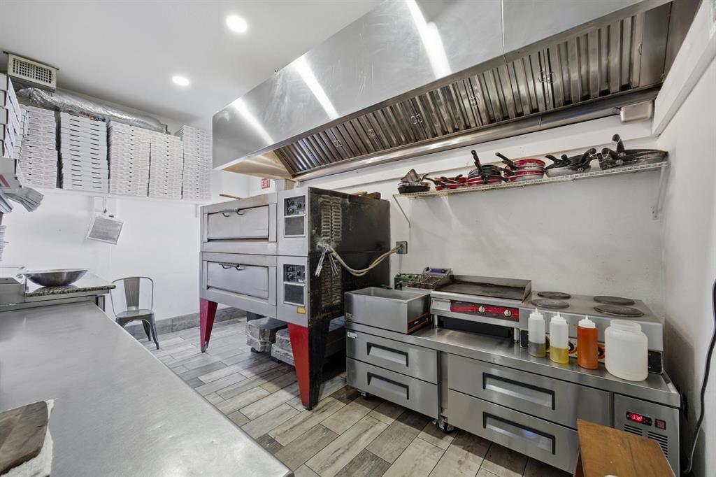 9805 Jacksboro Highway - Photo 17
