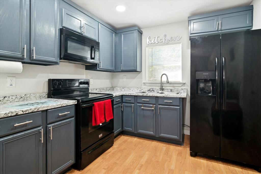 3207 Pine Street - Photo 12