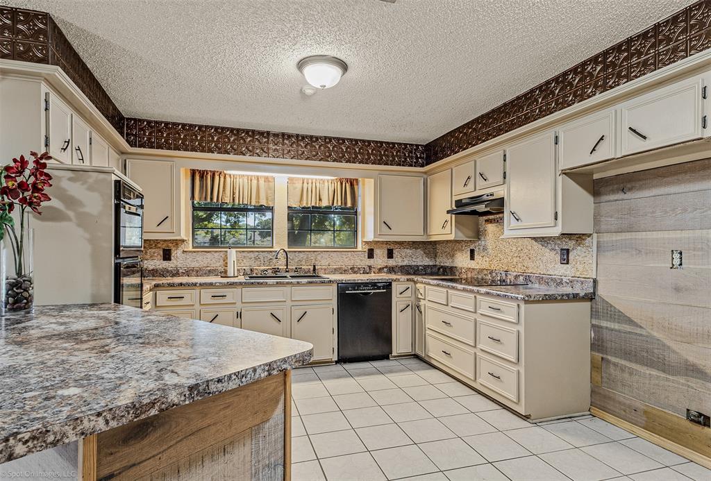 9510 S State Highway 34 - Photo 10