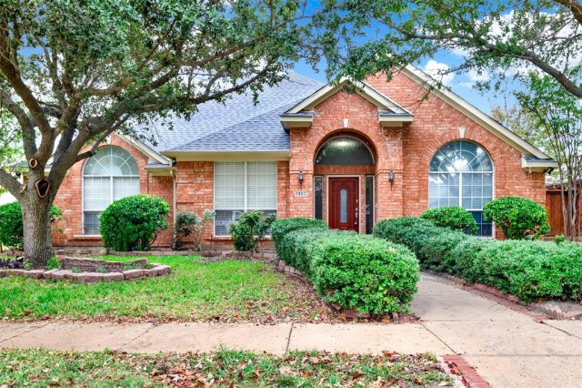 1303 Hillcrest Drive