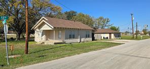 411 Hughes Street - Photo 2