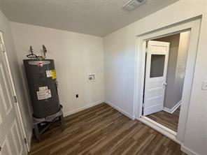705 E 9th Street - Photo 14
