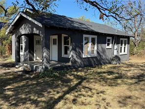 705 E 9th Street - Photo 2