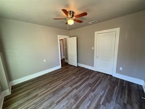 705 E 9th Street - Photo 23